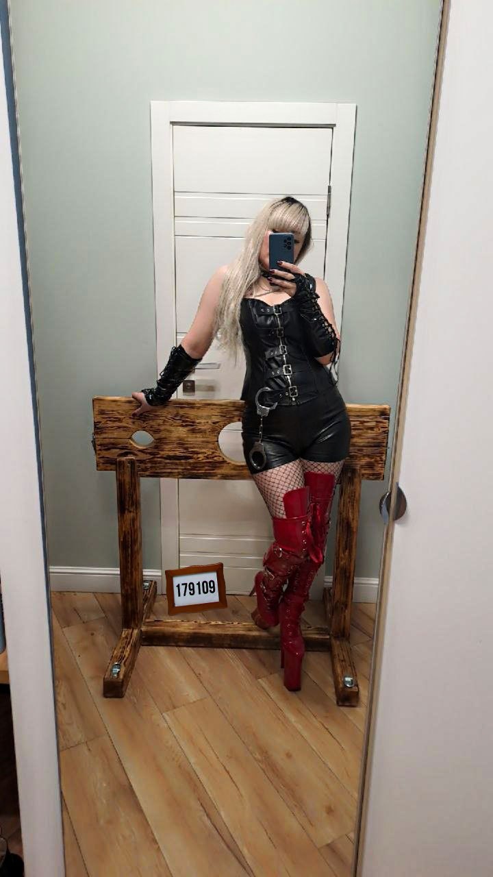 Mistress Dominatri