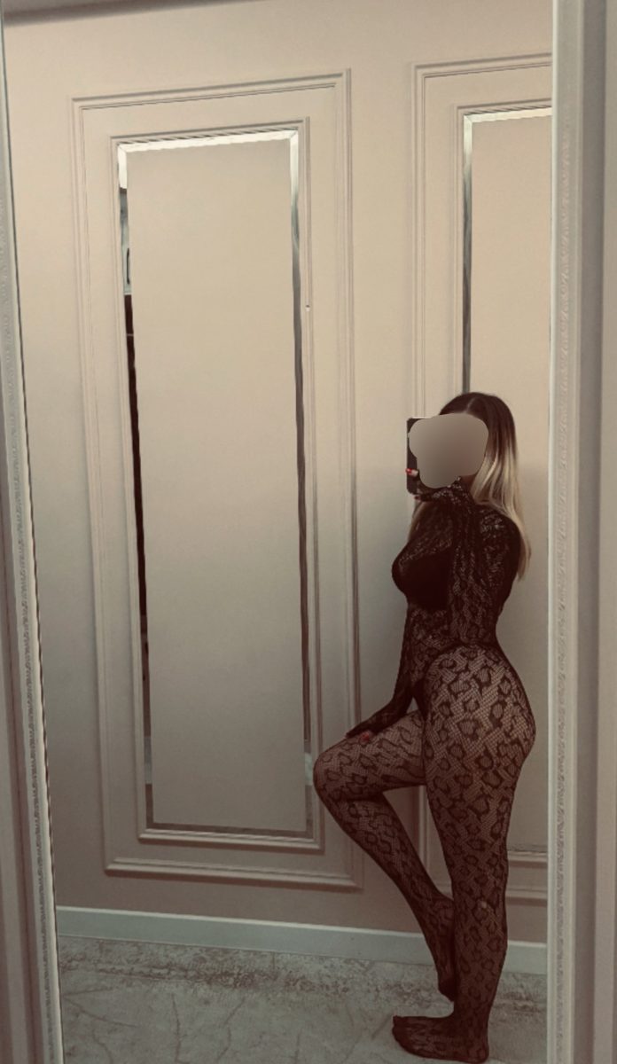 Ellona escort